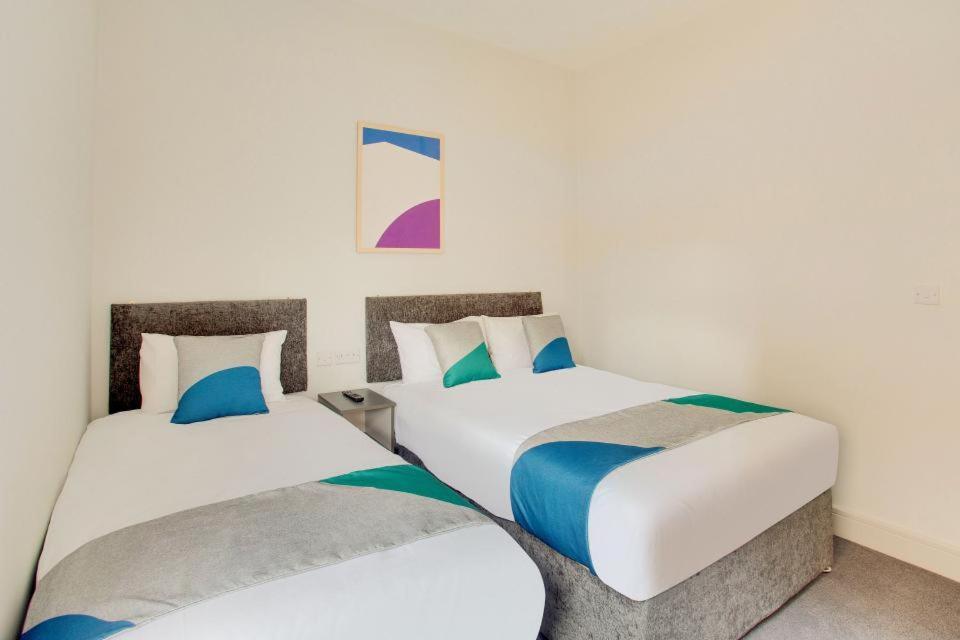 Civic Hotel Χάνσλοου Δωμάτιο φωτογραφία